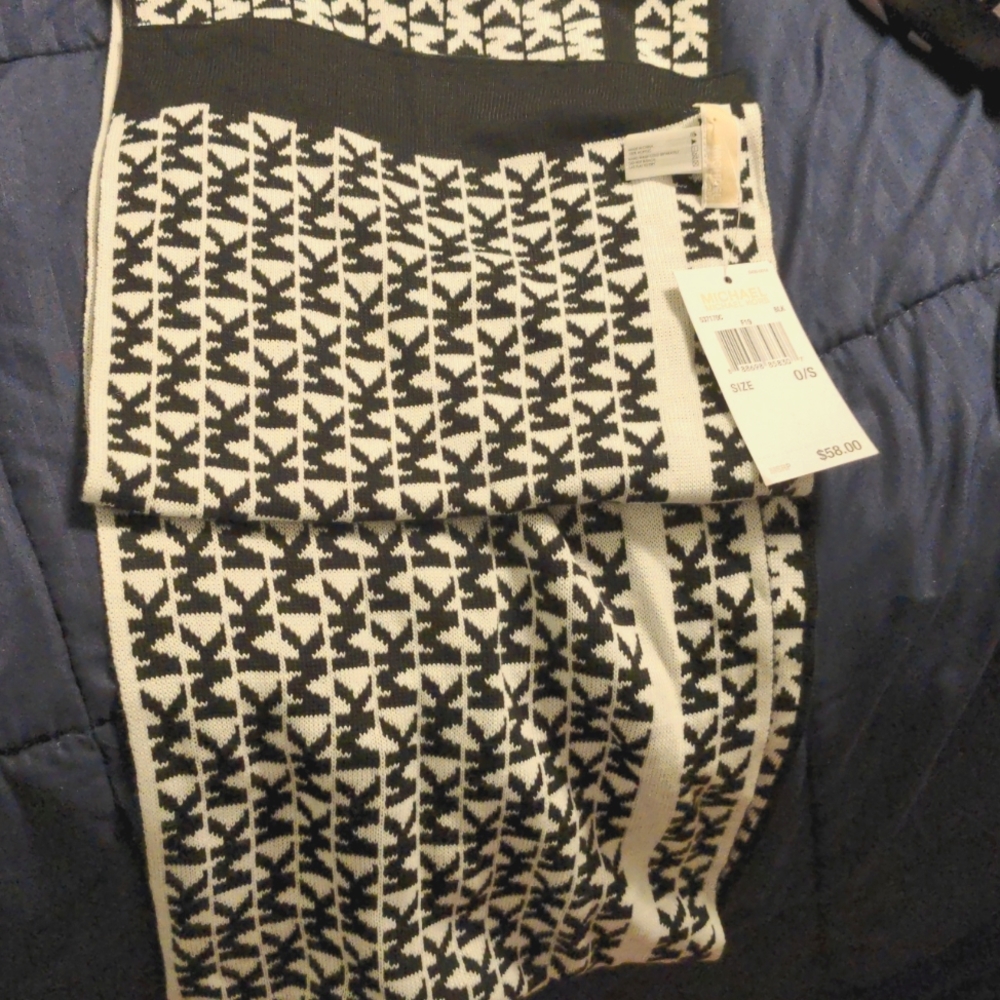 Michael kors scarf